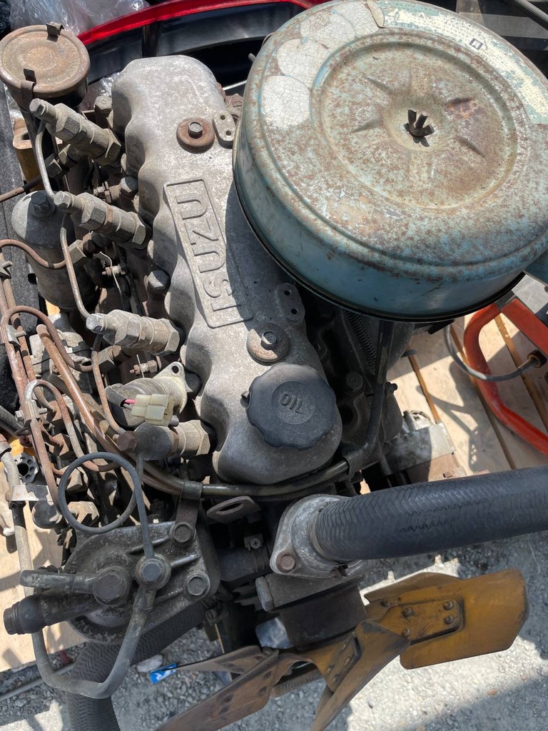 Motor Isuzu C240